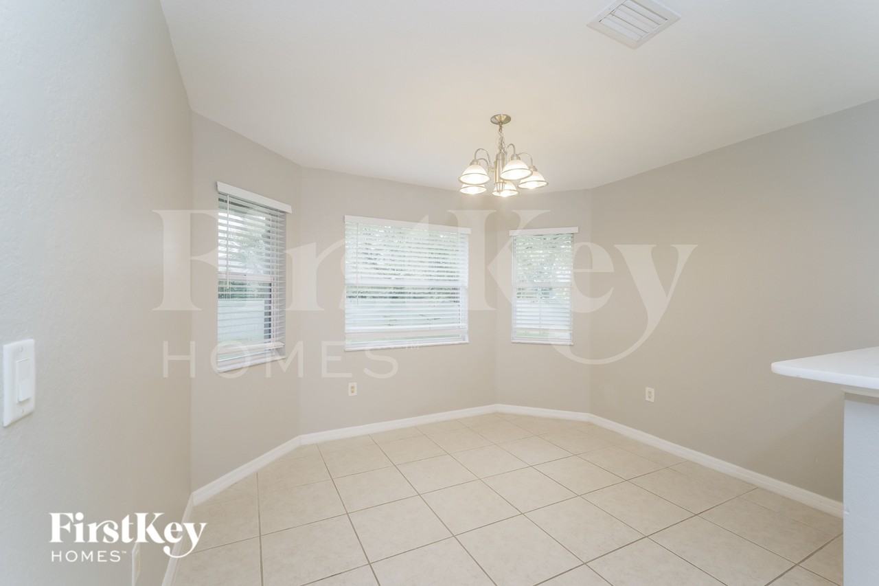 2912 Sw 2nd Ave - Photo 7 of 17