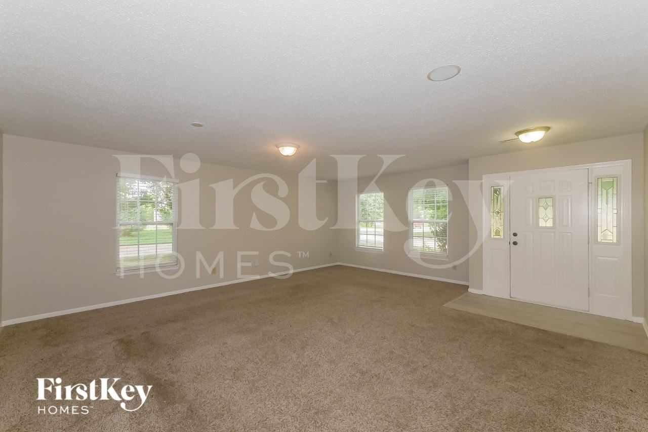 12684 Majestic Way - Photo 4 of 16