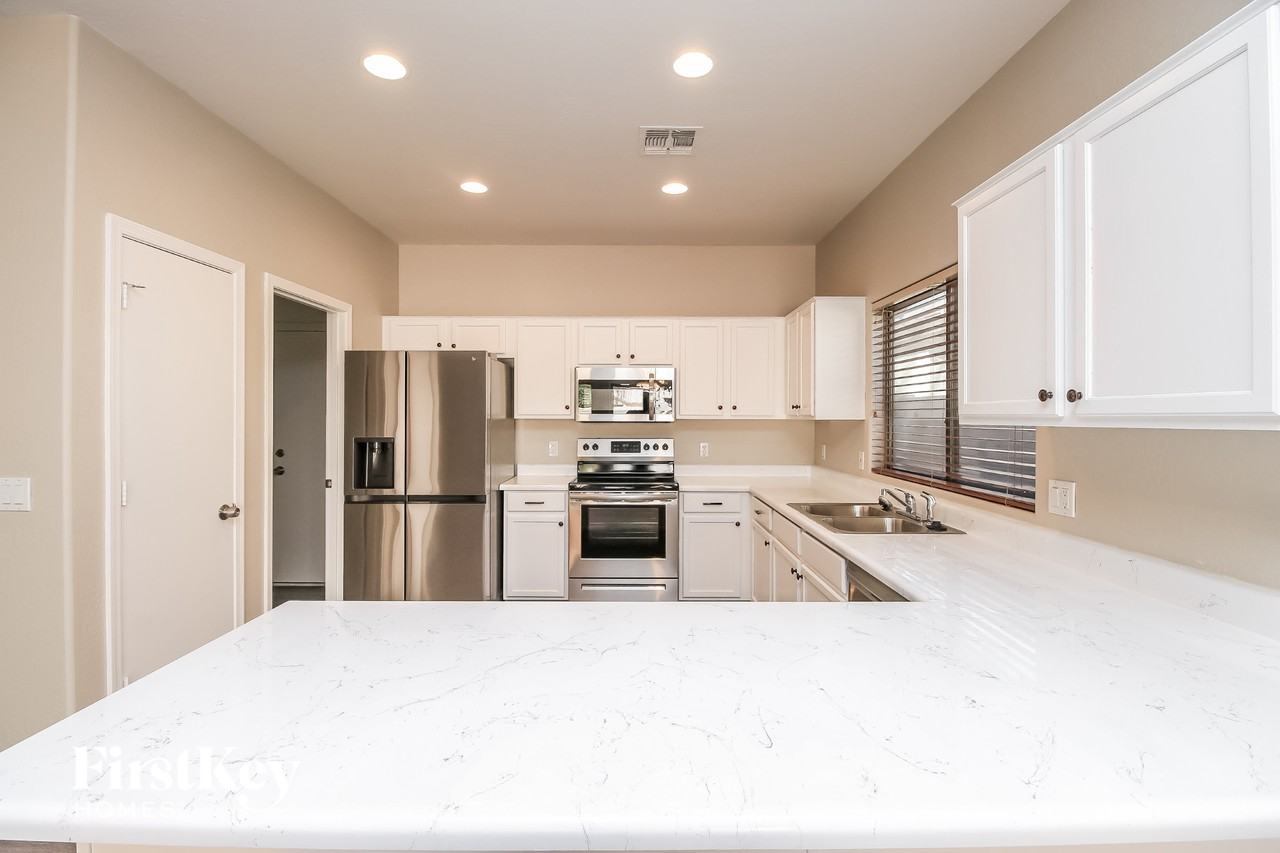 28067 N Quartz Dr - Photo 6 of 15