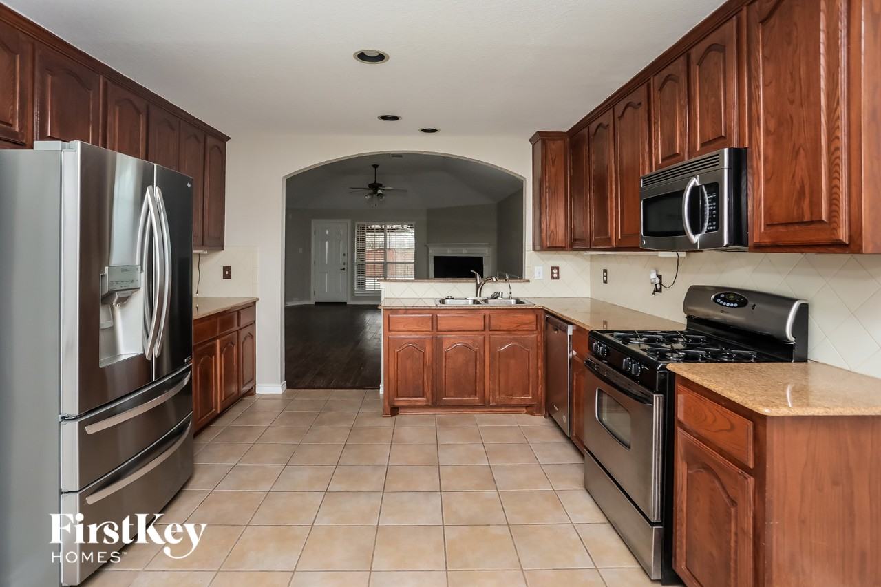 1521 Vista Ridge Dr - Photo 6 of 15
