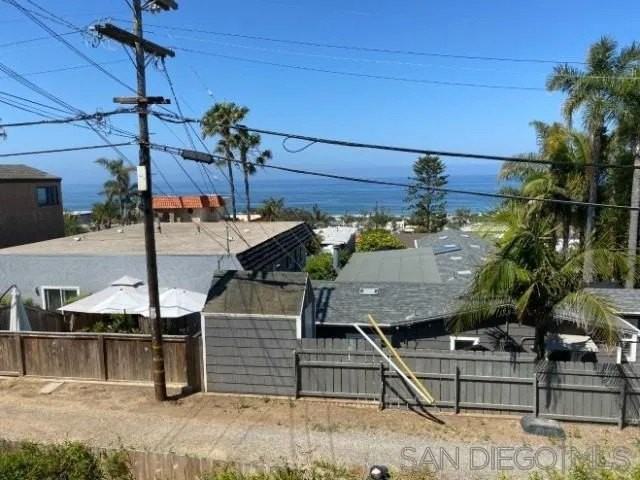 2212 Edinburg Ave - Photo 3 of 32