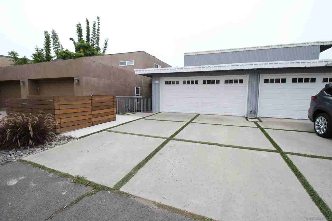 2212 Edinburg Ave - Photo 6 of 32