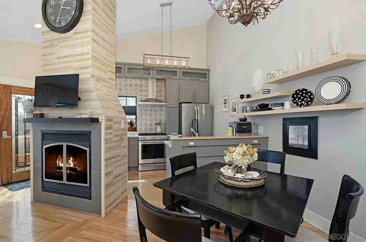 213 Elm Ave - Photo 3 of 12