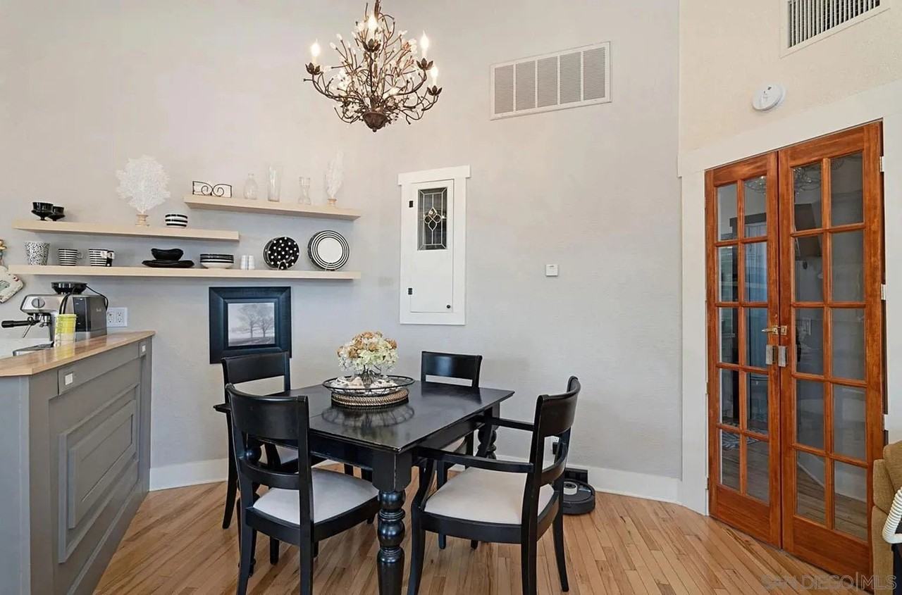 213 Elm Ave - Photo 4 of 12