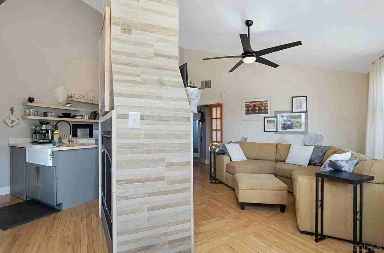 213 Elm Ave - Photo 6 of 12