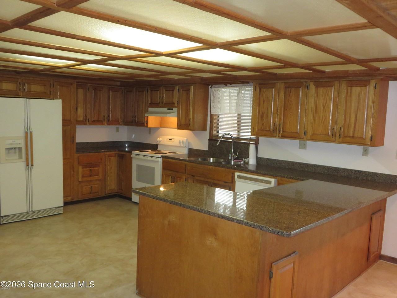 1145 Horizon Ct - Photo 4 of 30