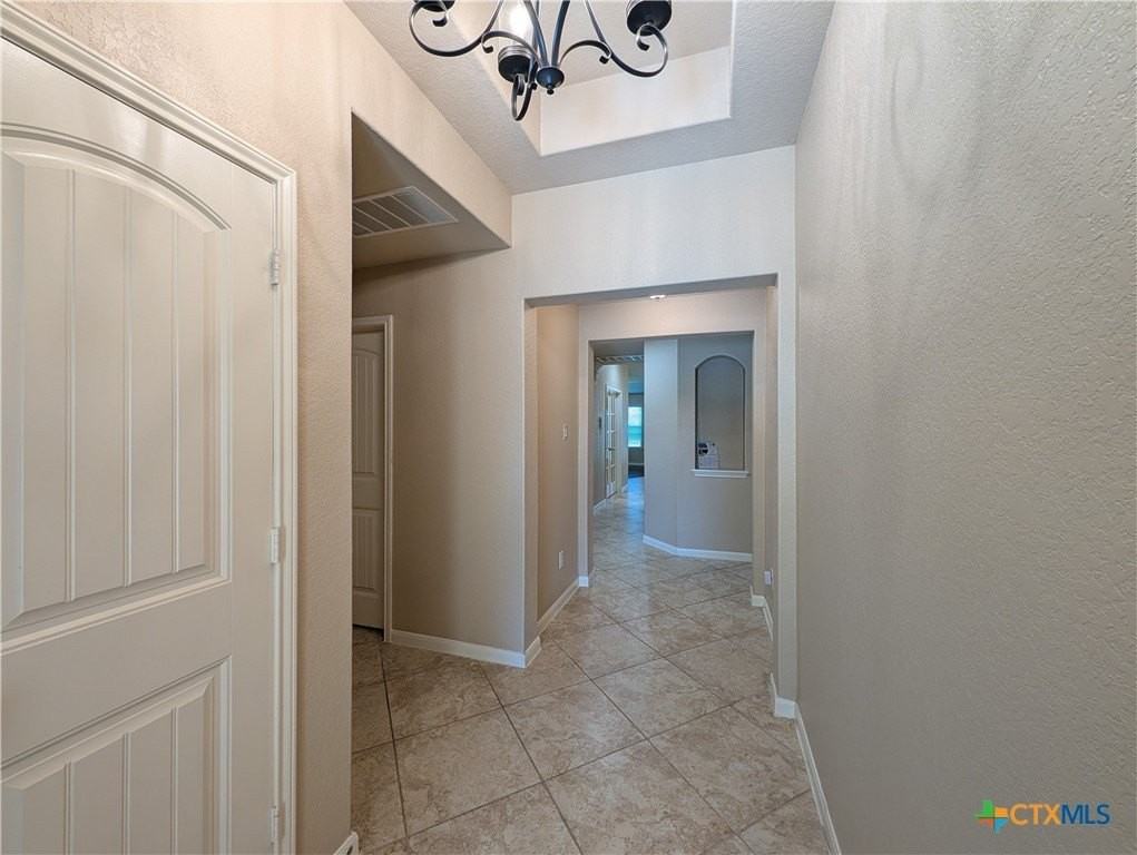 1337 Lauren St - Photo 4 of 42