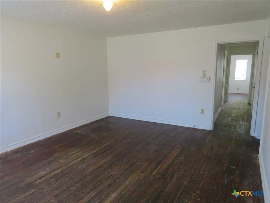 1305 S 5th St - Photo 3 of 12