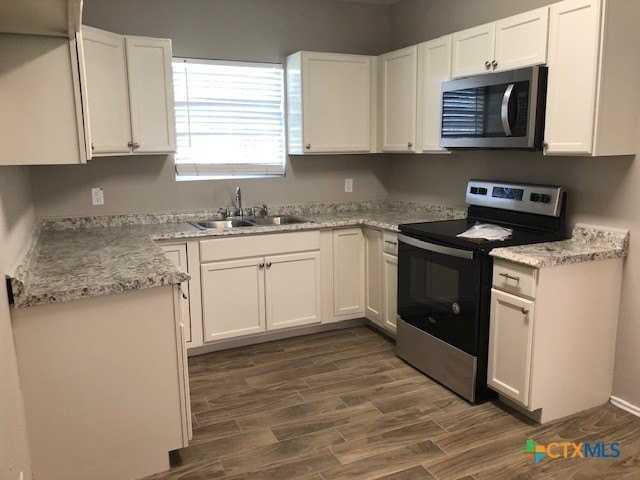 630 E Pine St - Photo 4 of 7