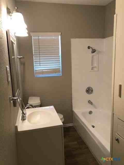 630 E Pine St - Photo 6 of 7