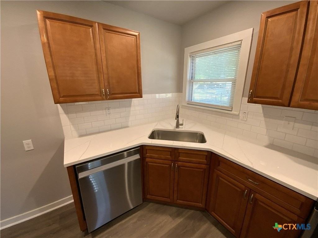 809 E 12th Ave - Photo 2 of 12