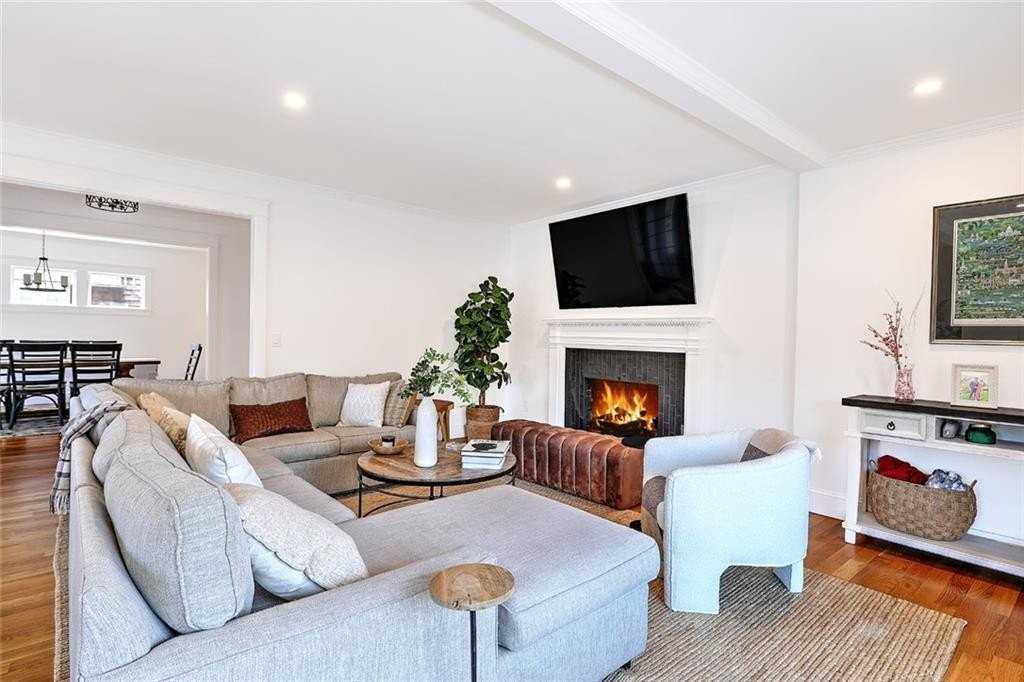 310 Elmgrove Ave - Photo 6 of 41