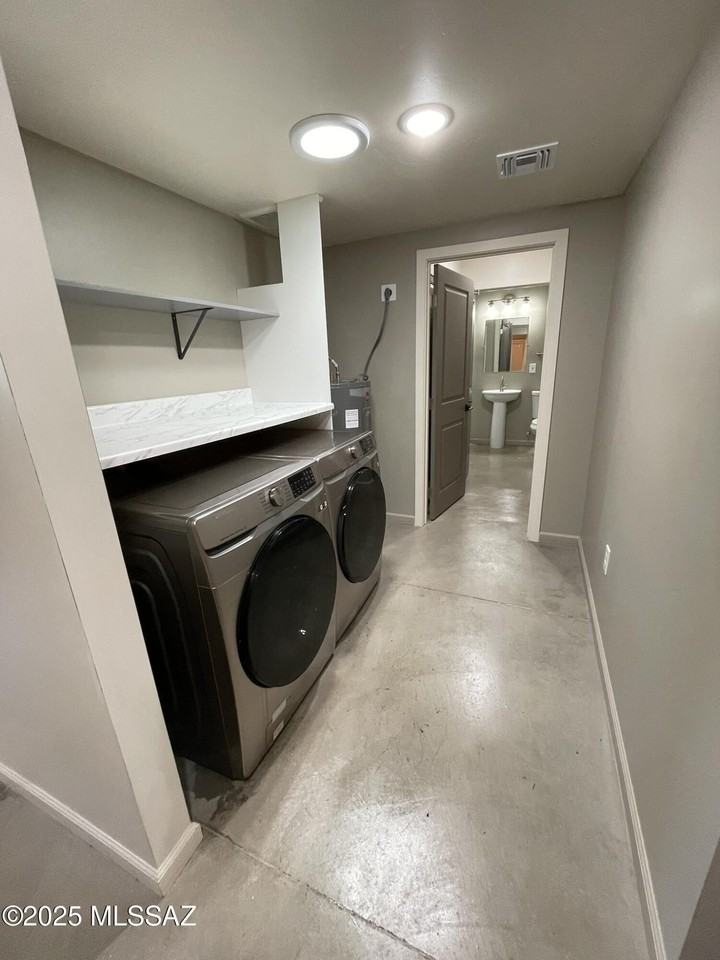 3250 N Stone Ave #C - Photo 4 of 28