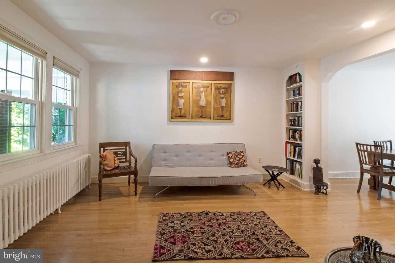 2224 Observatory Pl Nw - Photo 2 of 17
