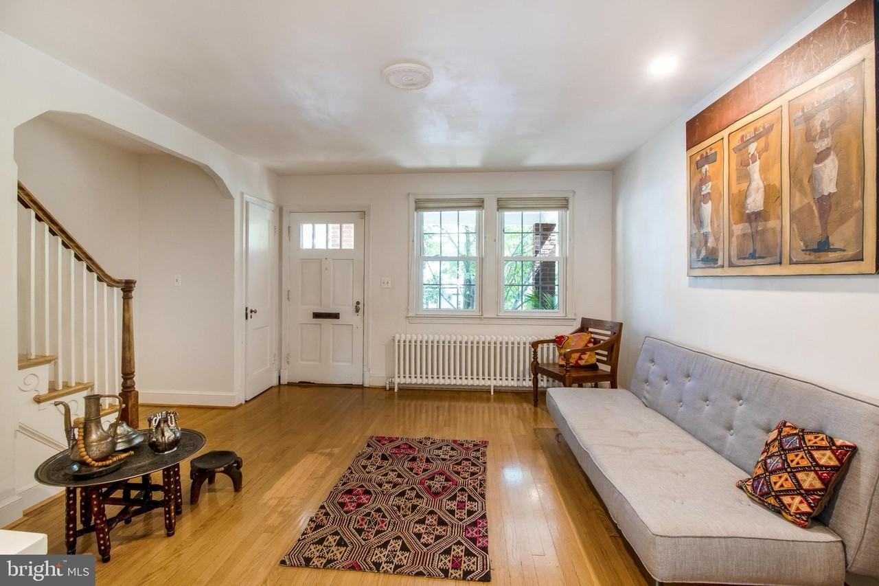 2224 Observatory Pl Nw - Photo 3 of 17