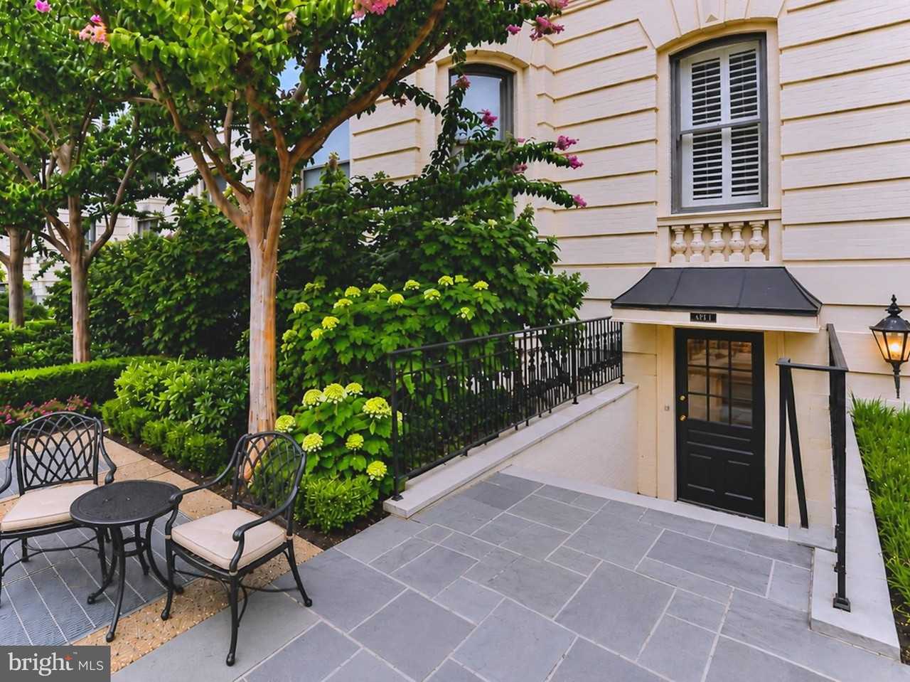 2153 California St Nw #1 - Photo 4 of 20