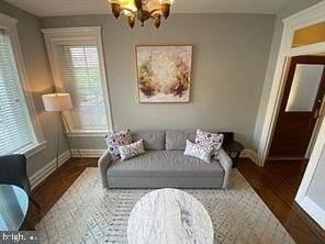 624 Maryland Ave Ne #1 - Photo 3 of 11