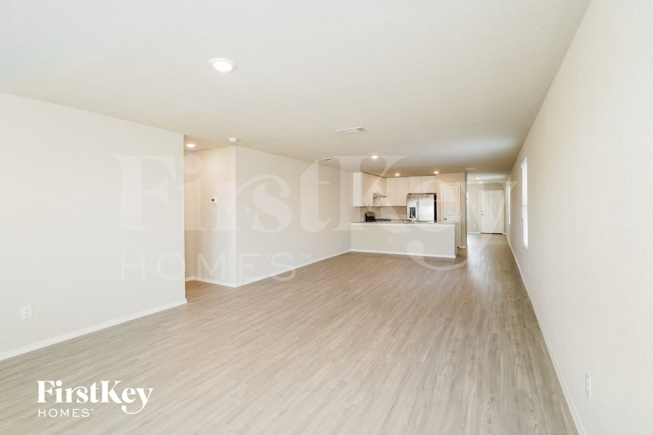 10747 Prusiner Dr - Photo 3 of 15
