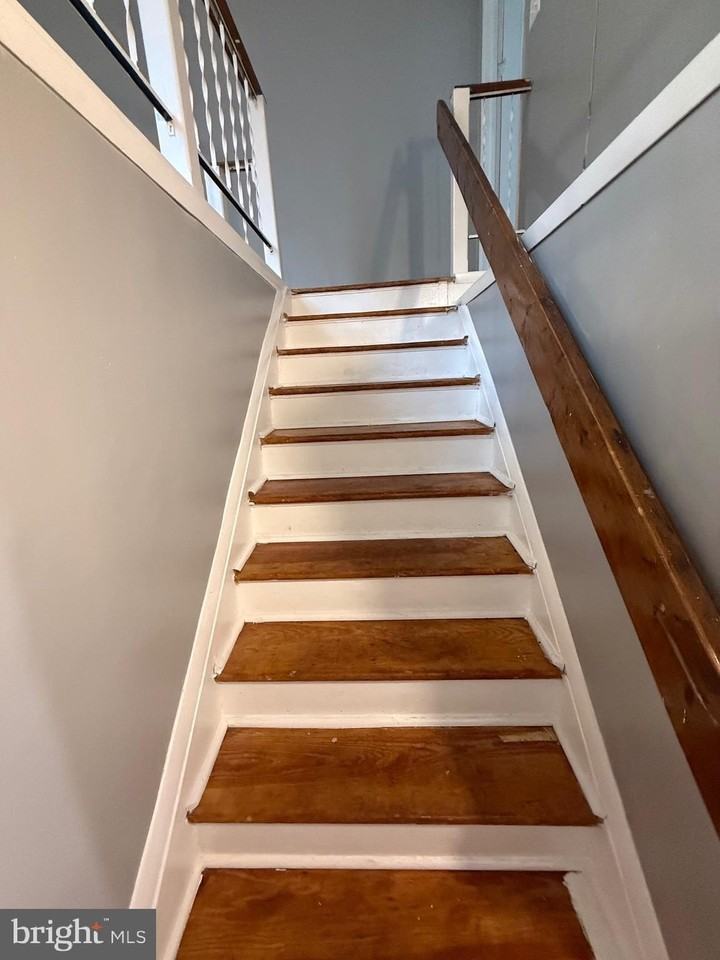 323 Collins Ave #2 - Photo 3 of 17