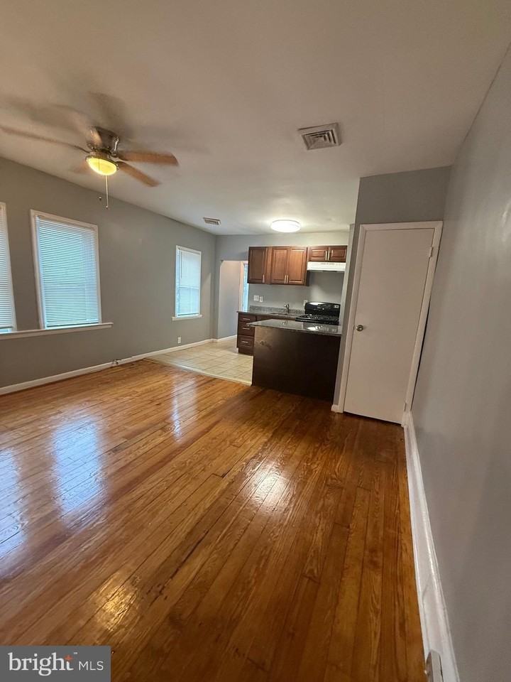 323 Collins Ave #2 - Photo 6 of 17