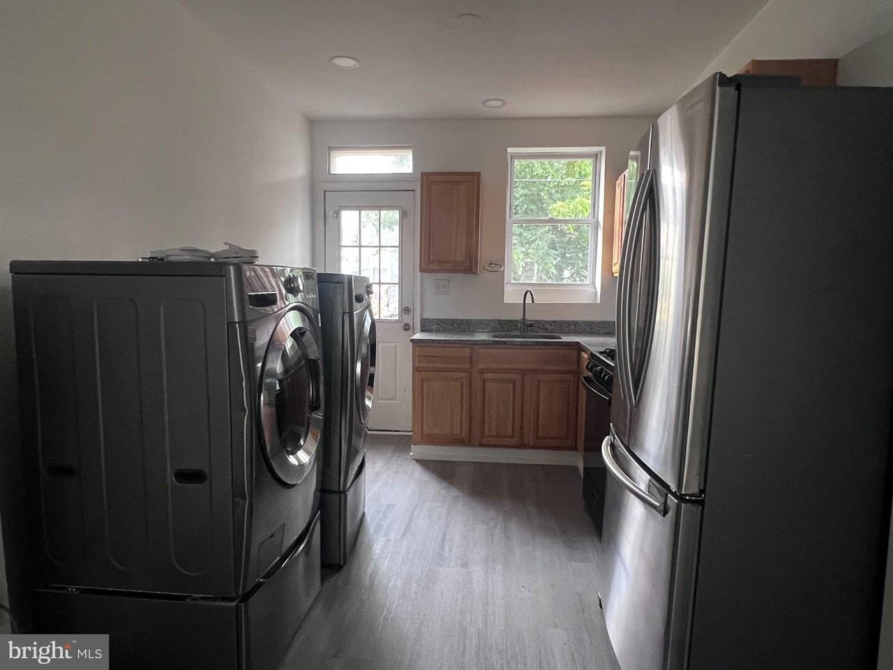 430 Whitridge Ave - Photo 2 of 18
