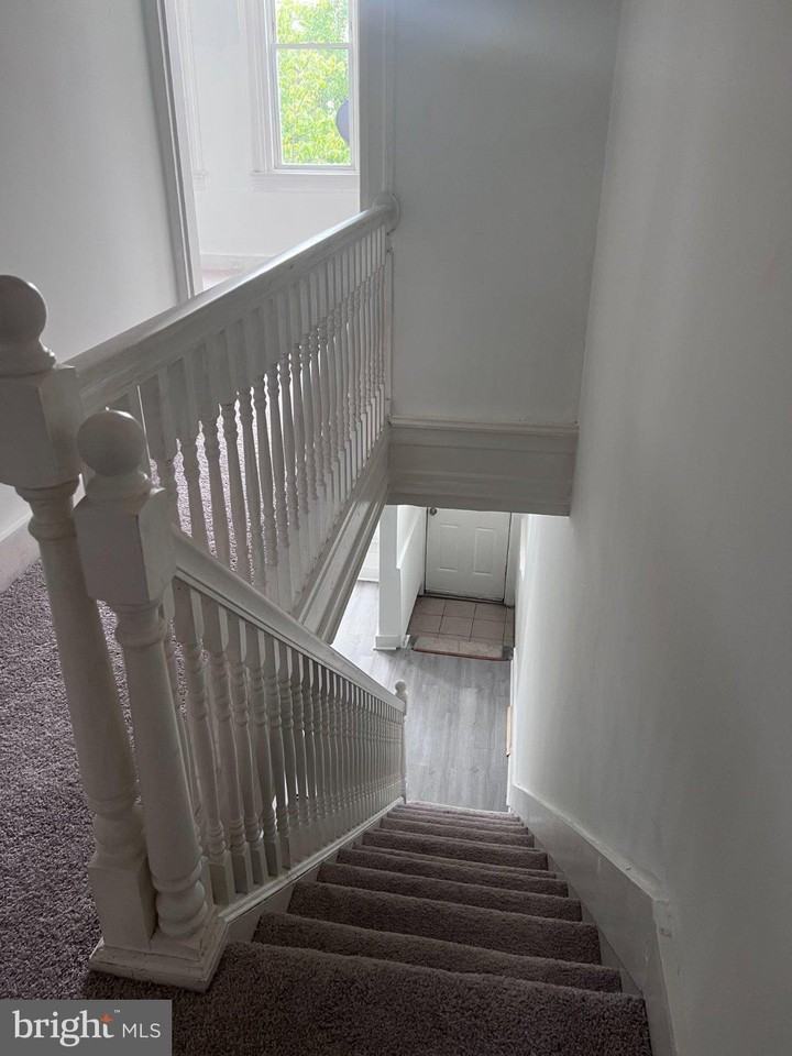 430 Whitridge Ave - Photo 3 of 18