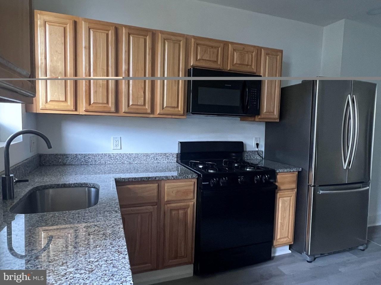 430 Whitridge Ave - Photo 4 of 18