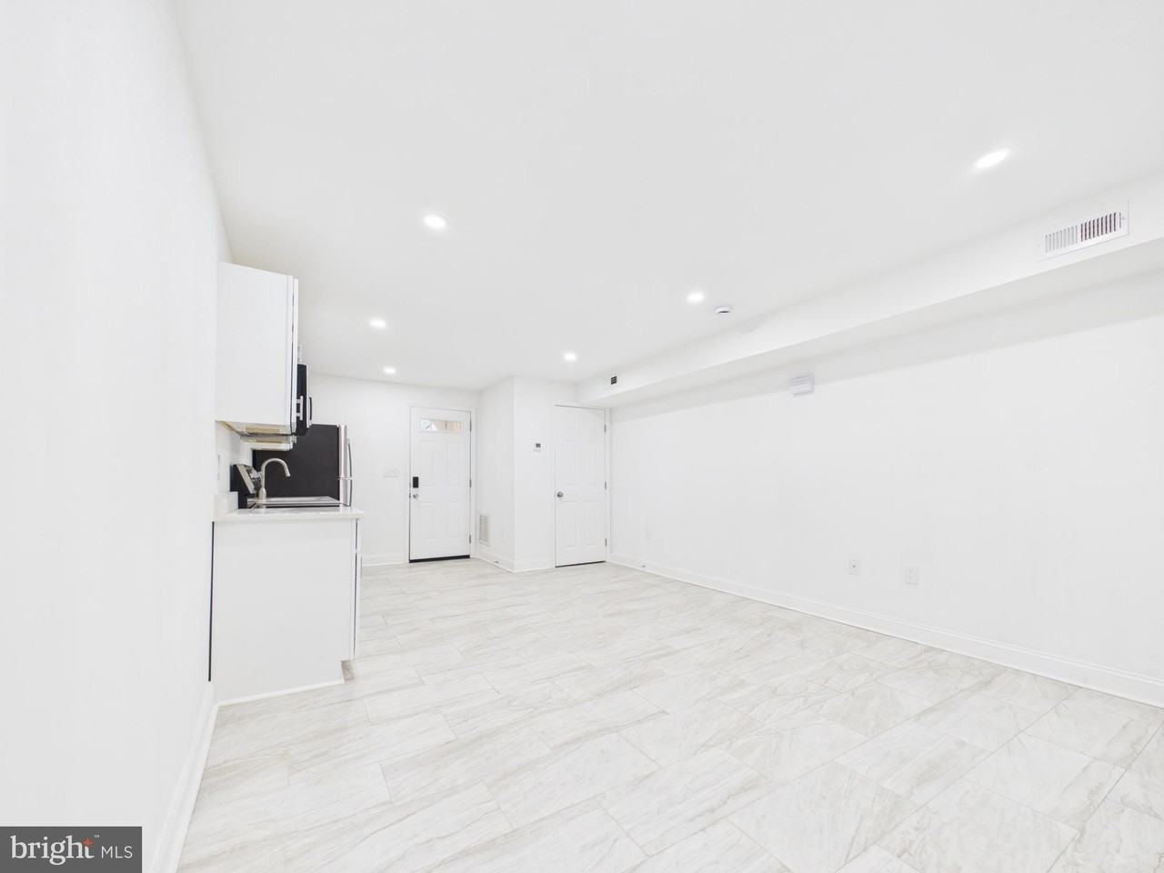 1315 Harlem Ave #A - Photo 5 of 20