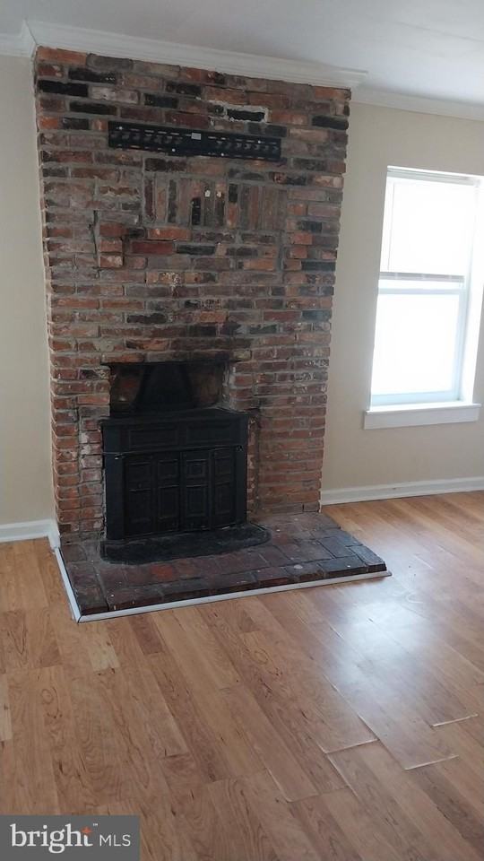 1813E E Pratt St #2 - Photo 5 of 31