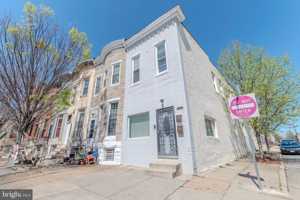 featured image of 2608 E Fayette St #1