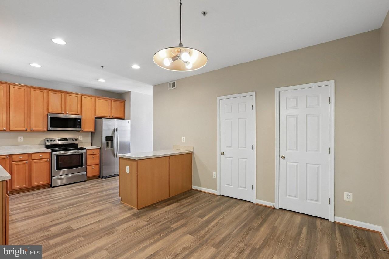 7721 Valley Oak Dr #55 - Photo 6 of 37