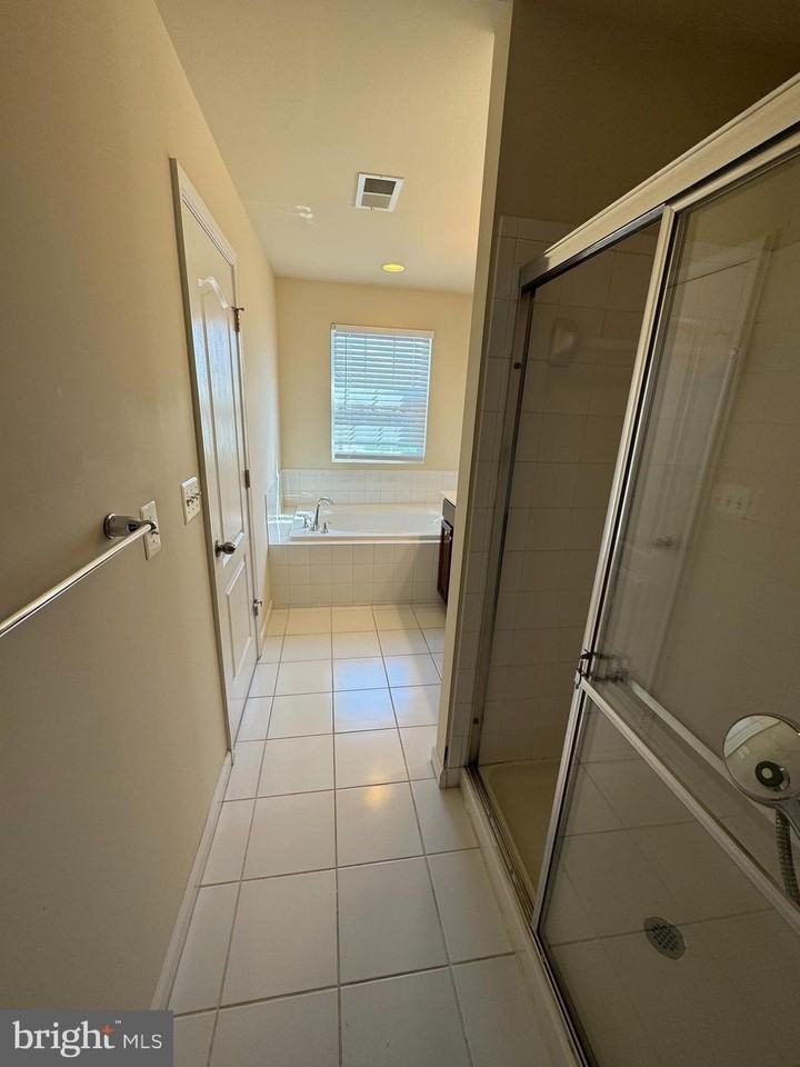 7814 Quidditch Ln - Photo 7 of 18