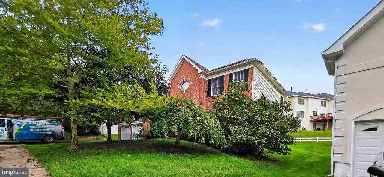 6933 Sandy Creek Ct - Photo 4 of 50