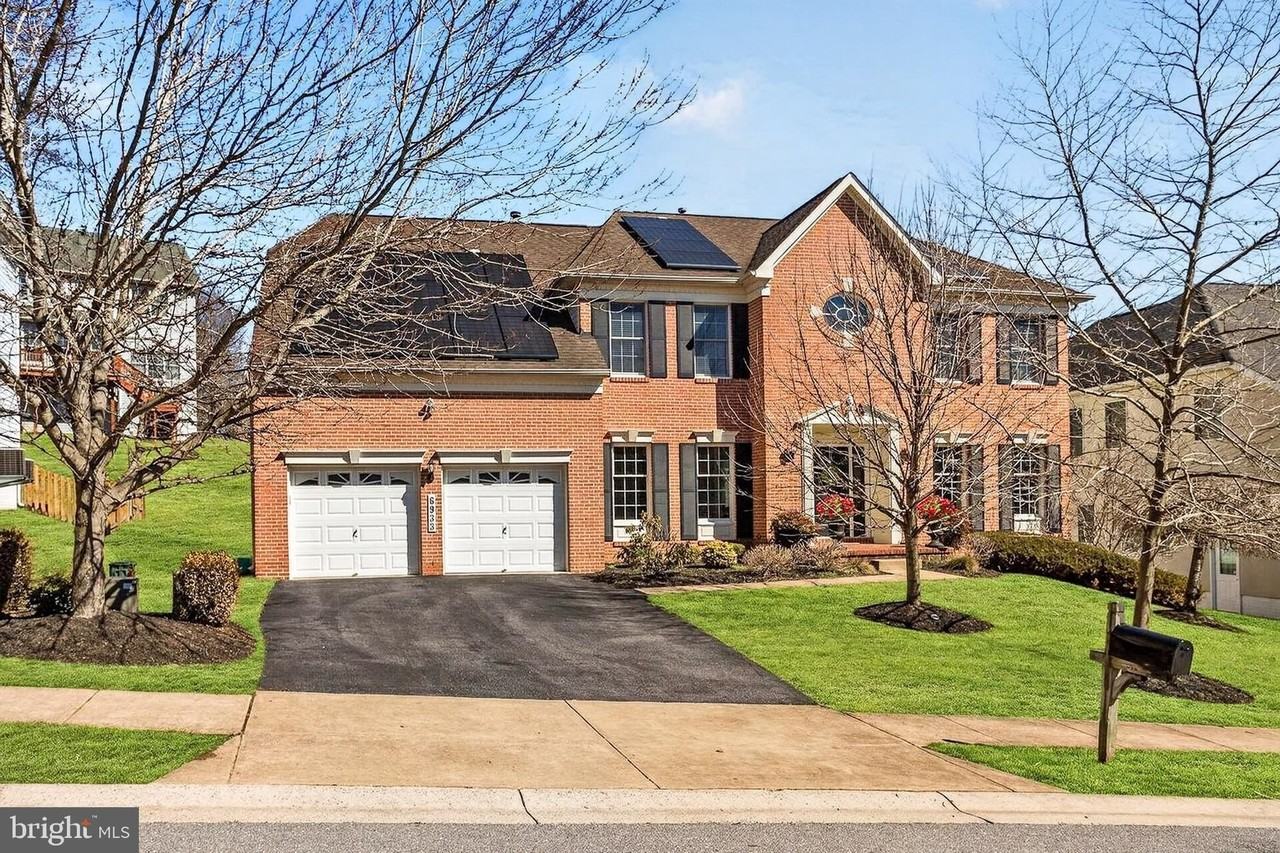 6933 Sandy Creek Ct - Photo 6 of 50