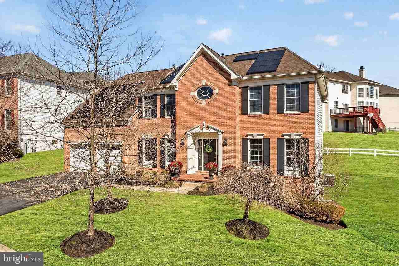 6933 Sandy Creek Ct - Photo 7 of 50