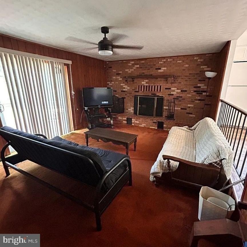 7913 Red Jacket Way - Photo 3 of 9