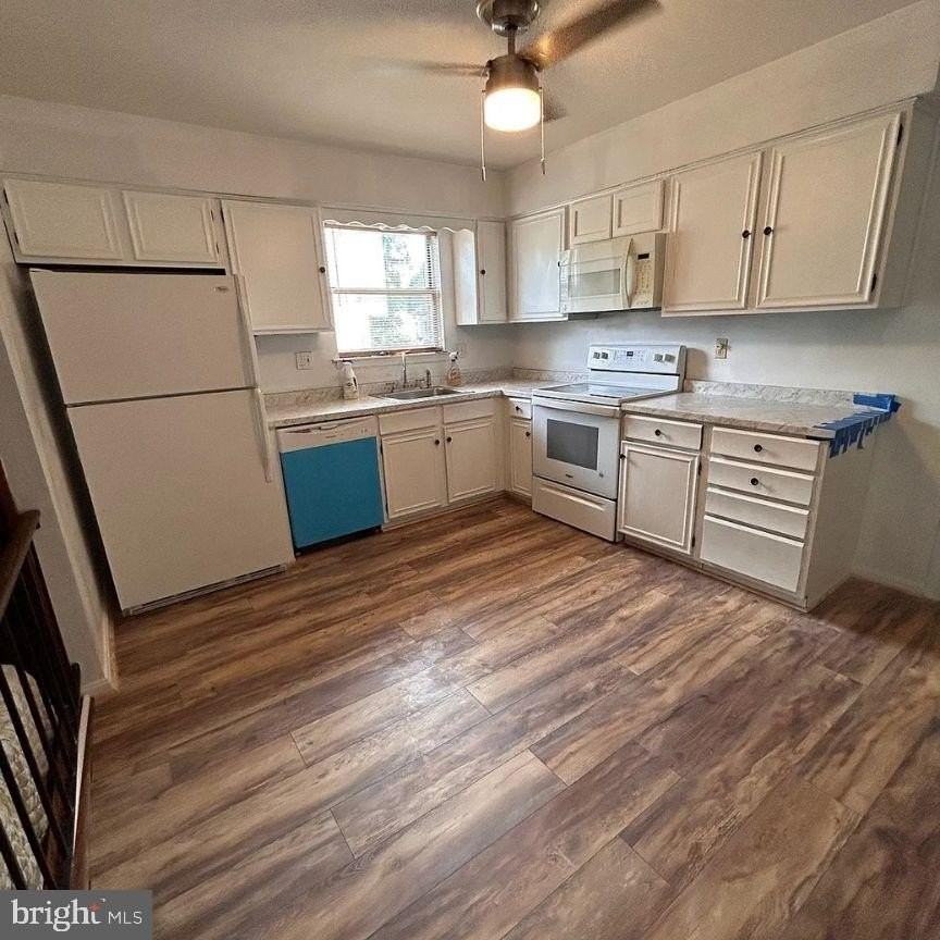 7913 Red Jacket Way - Photo 4 of 9