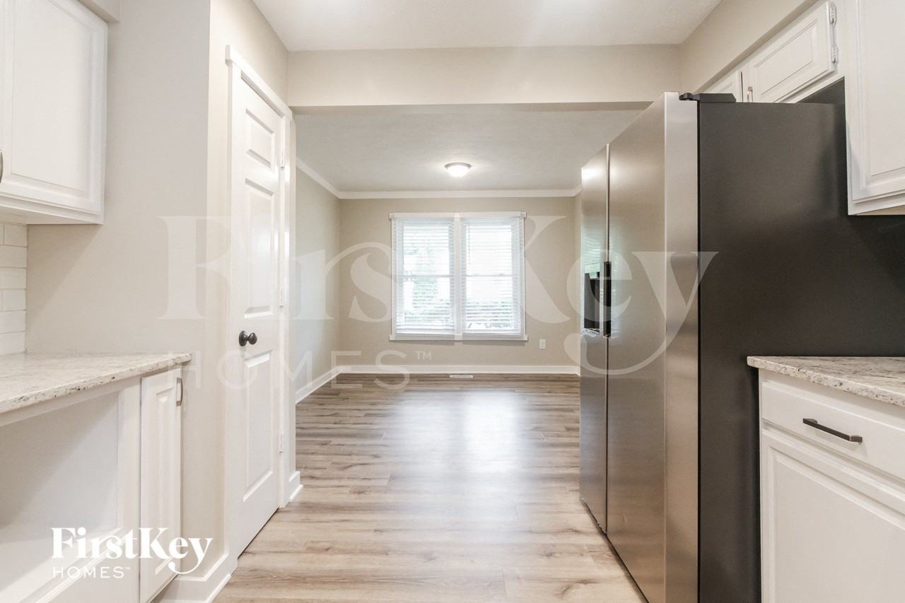 525 Thornberry Dr - Photo 6 of 15