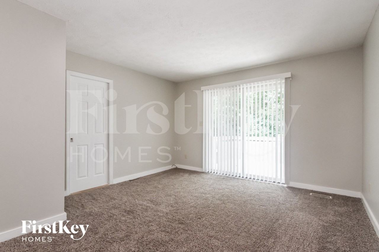 525 Thornberry Dr - Photo 7 of 15