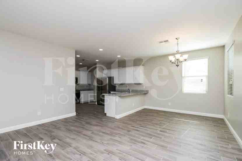 259 N Sunrise - Photo 3 of 16