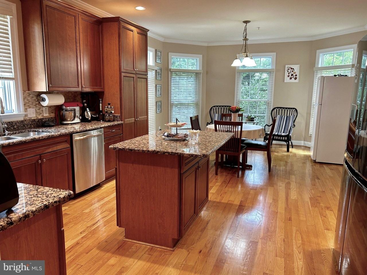 202 Martins Ln - Photo 3 of 47