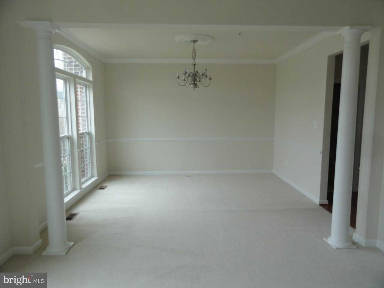 2711 Lucas Run Way - Photo 4 of 27