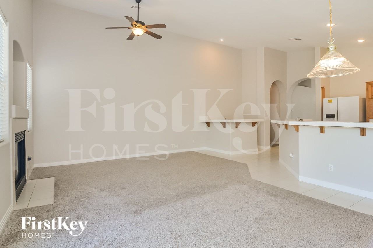 2534 Farmington Ave - Photo 6 of 16