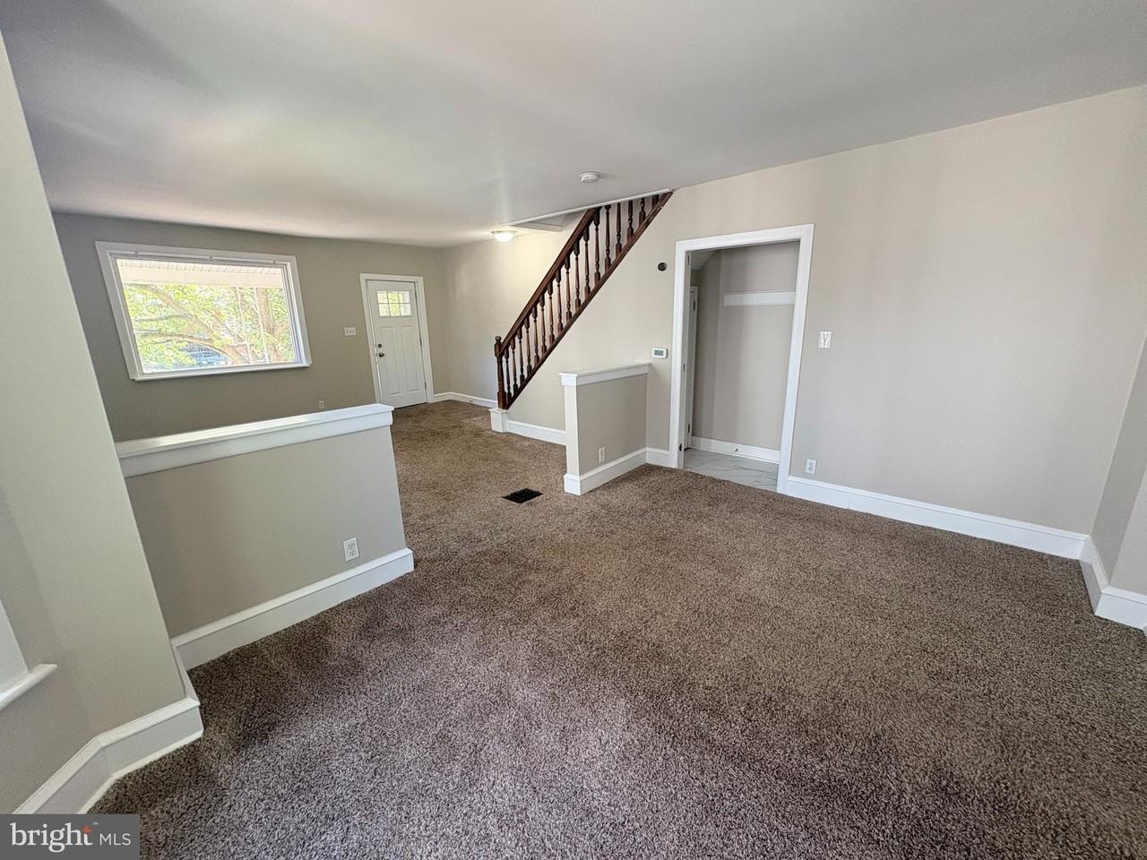 19 Lincoln Ave - Photo 2 of 19