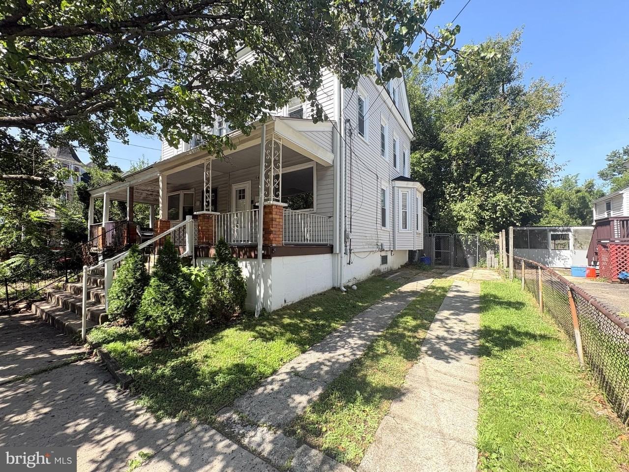 19 Lincoln Ave - Photo 4 of 19