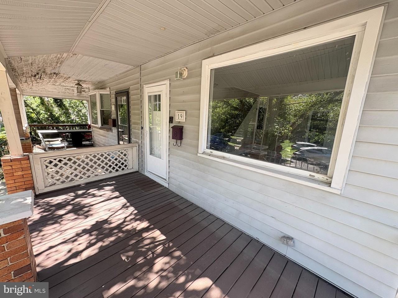 19 Lincoln Ave - Photo 5 of 19
