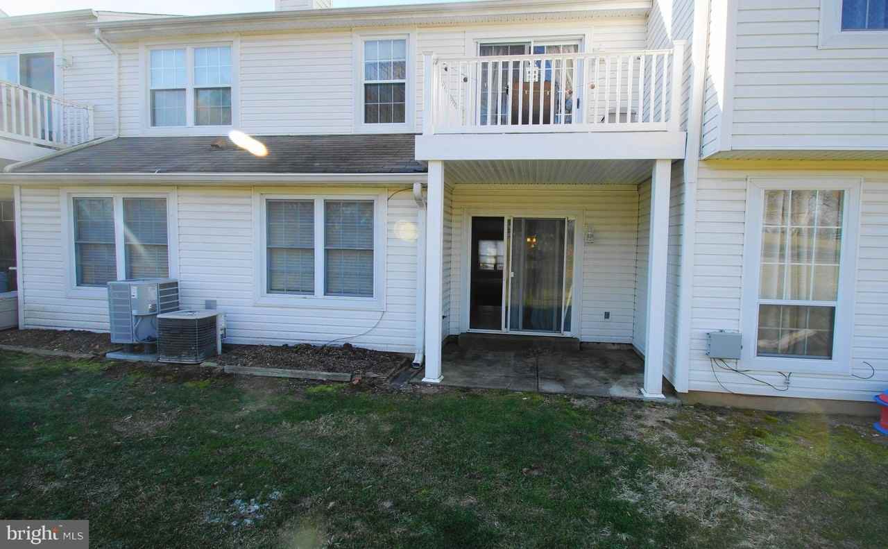 64 Banbury Ct #2213J - Photo 3 of 11