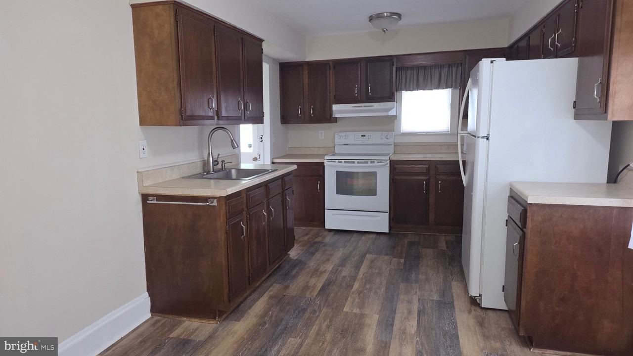 33 Williamson Ave - Photo 5 of 15