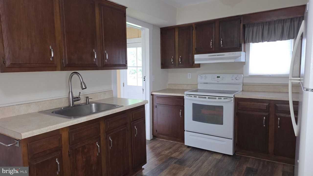 33 Williamson Ave - Photo 6 of 15
