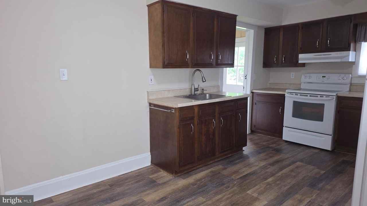 33 Williamson Ave - Photo 7 of 15
